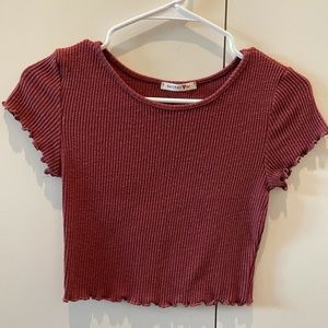 Maroon lettuce hem crop top